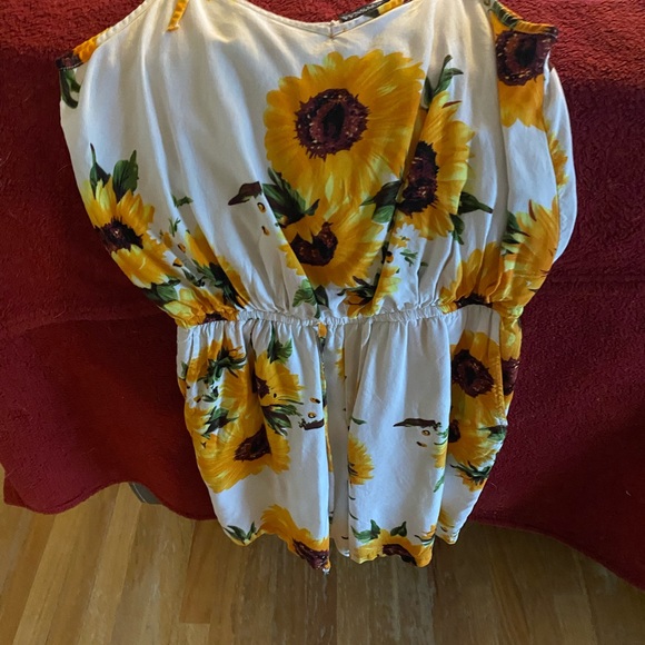 Shorts/ romper - Picture 3 of 4